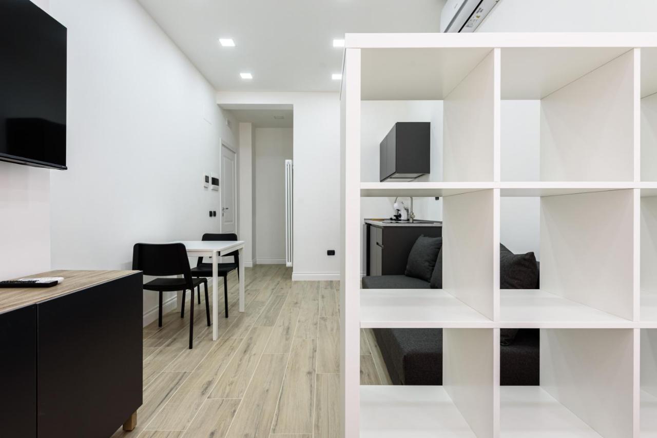 Tommaseo Seaside Apartments Неаполь Экстерьер фото
